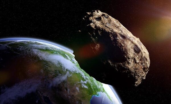 NASA Deteksi Bahaya, Asteroid Seluas Lapangan Bola Melintas Malam ini